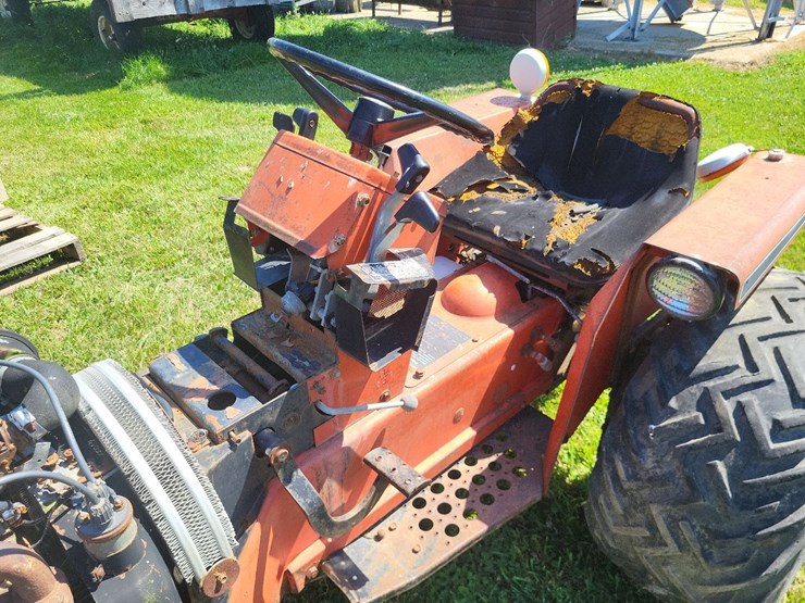 simplicity-garden-tractor-w/engine-and-hydrostat-transmission---parts-image-12