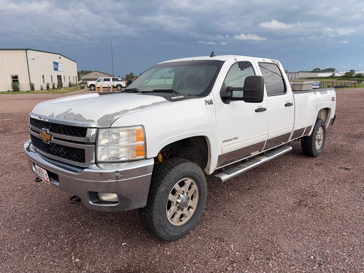2014-chevrolet-silverado-2500-image-1