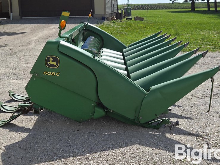 2017-john-deere-608c-image-4