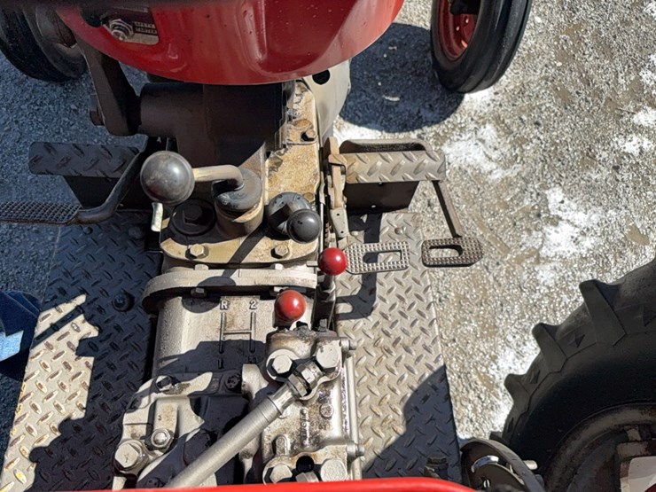 massey-ferguson-65-image-28