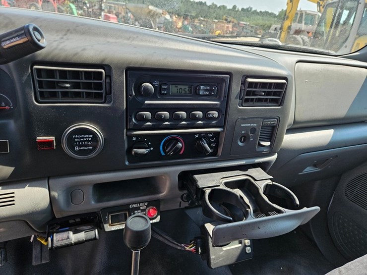 2003-ford-f550-image-32