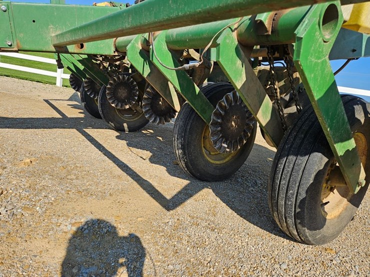 john-deere-7000-image-29