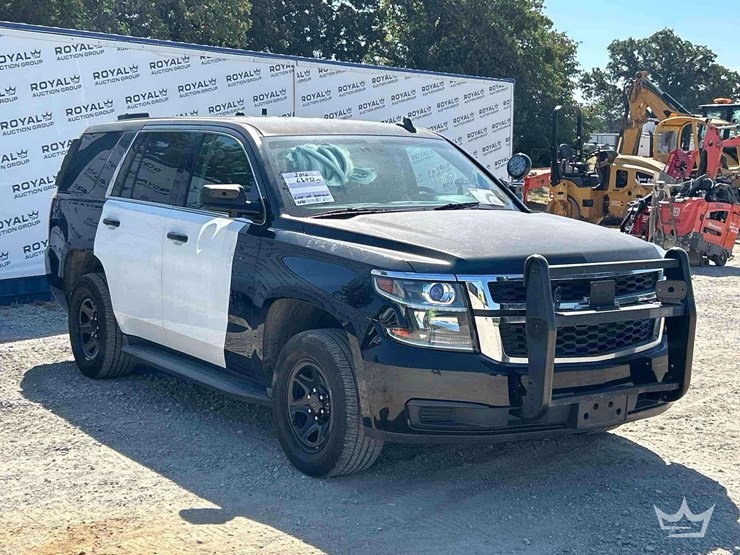 2016-chevrolet-tahoe-image-26
