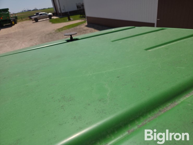 2014-john-deere-6140m-image-17