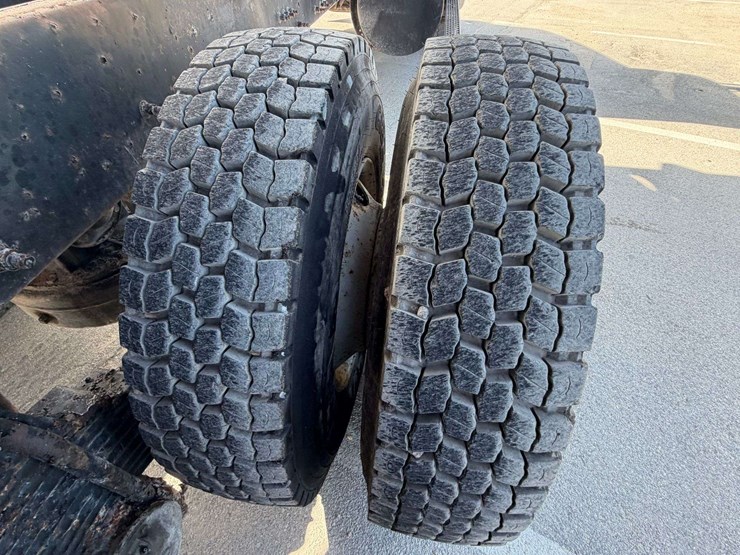 2006-mack-granite-ct713-image-20