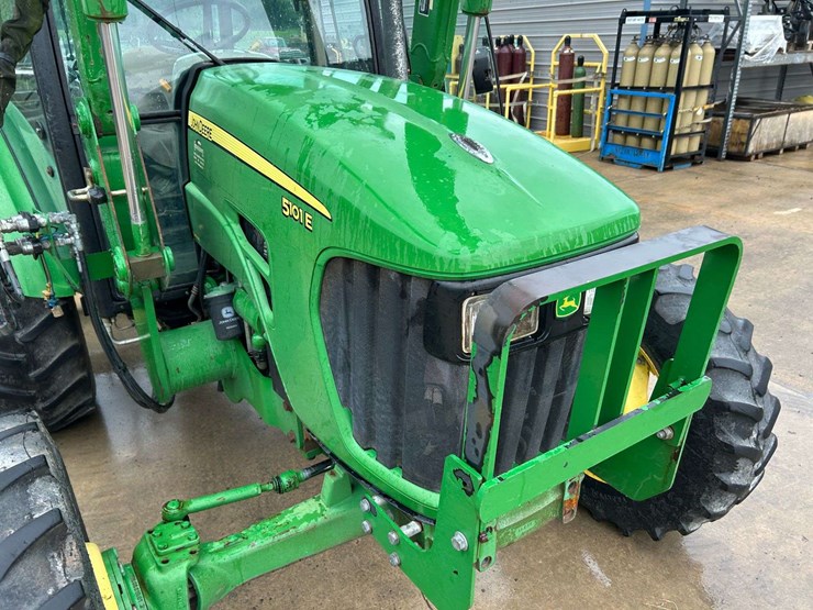 2012-john-deere-5101e-image-10