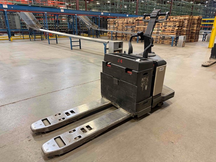 electric-pallet-jack-image-3