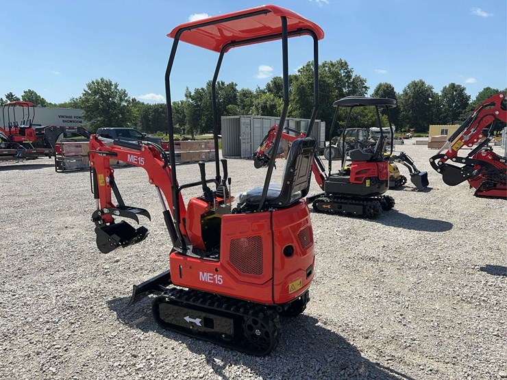 2026-miva-me15-mini-excavator-image-3