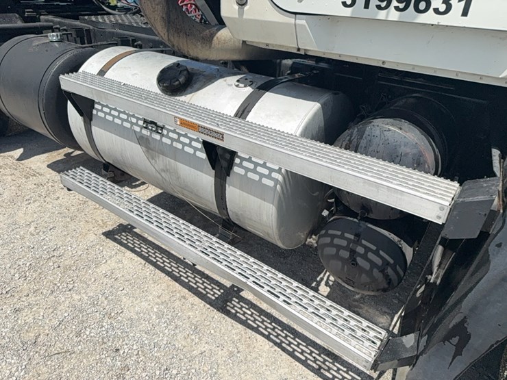 1993-mack-ch613-image-22