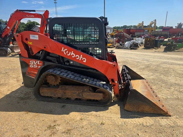 kubota-svl65-2-image-10
