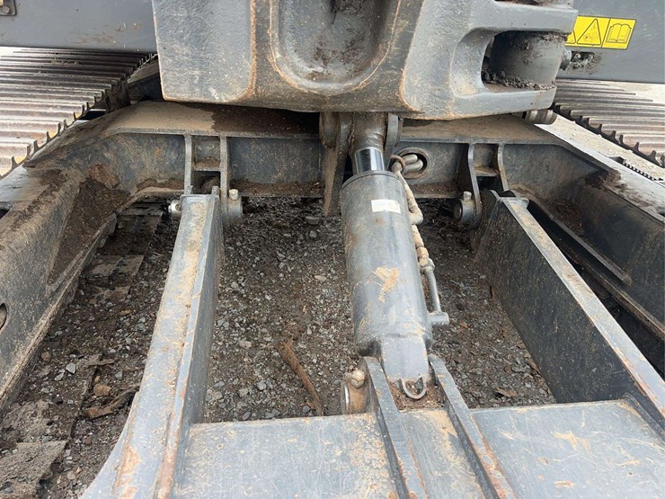 2023-develon-dx89r-excavator-with-2-buckets-image-19