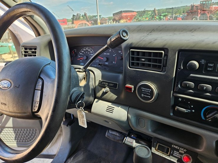 2003-ford-f550-image-29