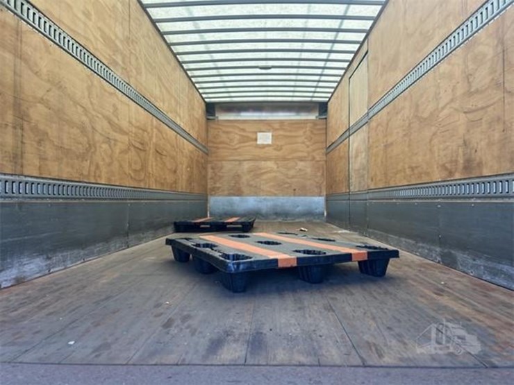2017-international-durastar-4300-image-8