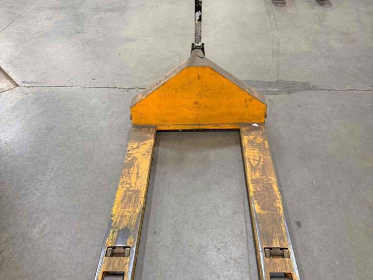 manual-pallet-jack-image-3