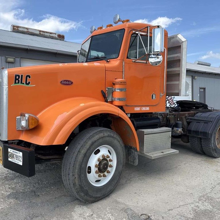 2004 PETERBILT 357