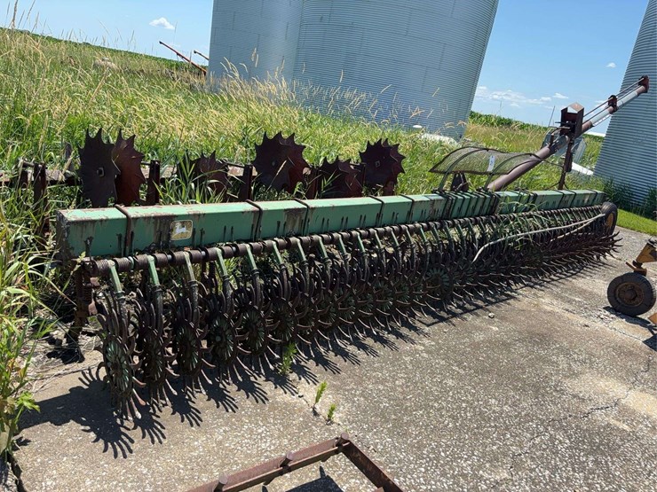 john-deere-a-image-1