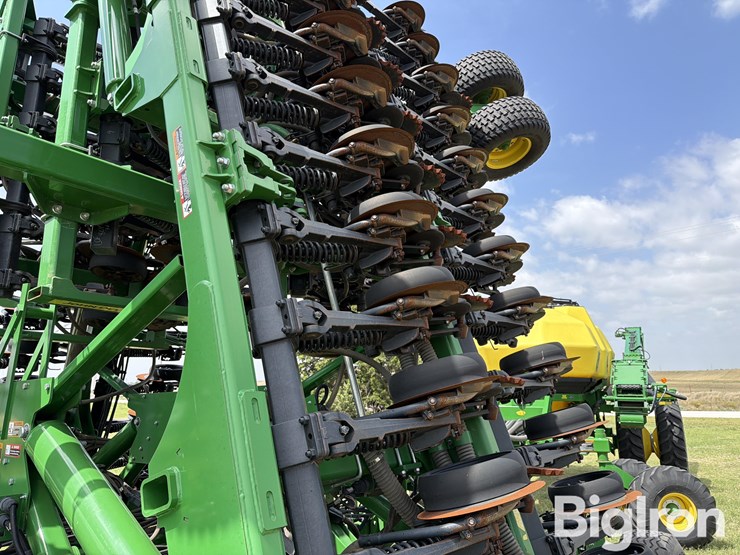 2023-john-deere-n560-image-17