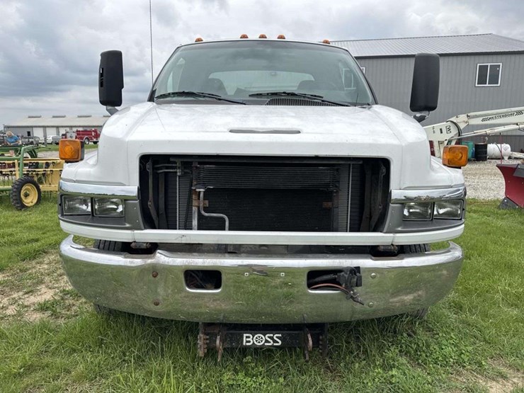2004-chevrolet-c5500-image-5