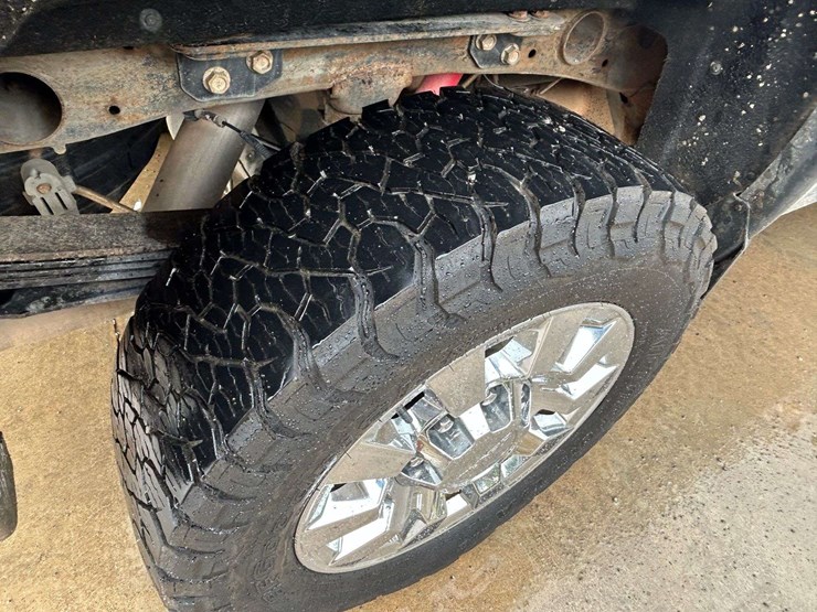 2019-gmc-2500-image-12