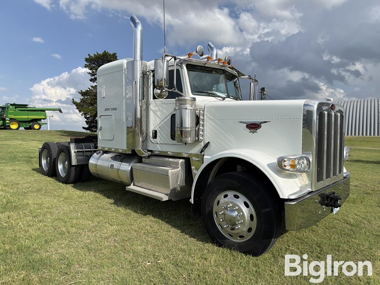 2015-peterbilt-388-image-3