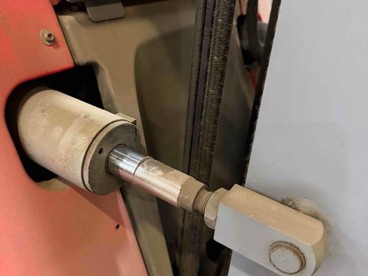 raymond-dss350tt-forklift-image-9