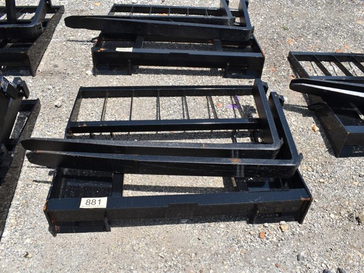 skid-steer-pallet-fork-image-1