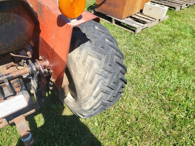 simplicity-garden-tractor-w/engine-and-hydrostat-transmission---parts-image-15