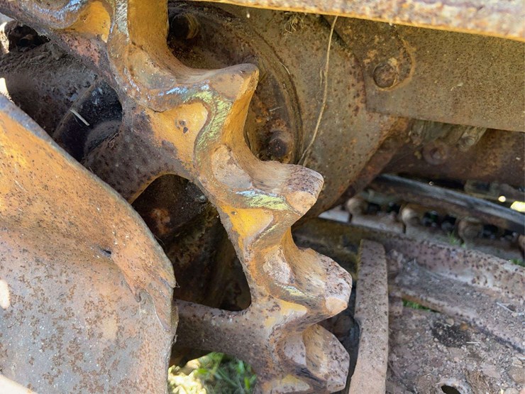 caterpillar-twenty-image-30