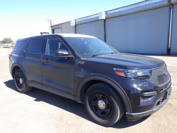 2021-ford-explorer-image-3