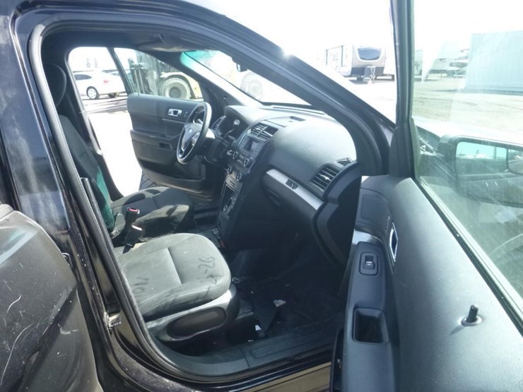2018-ford-explorer-image-7