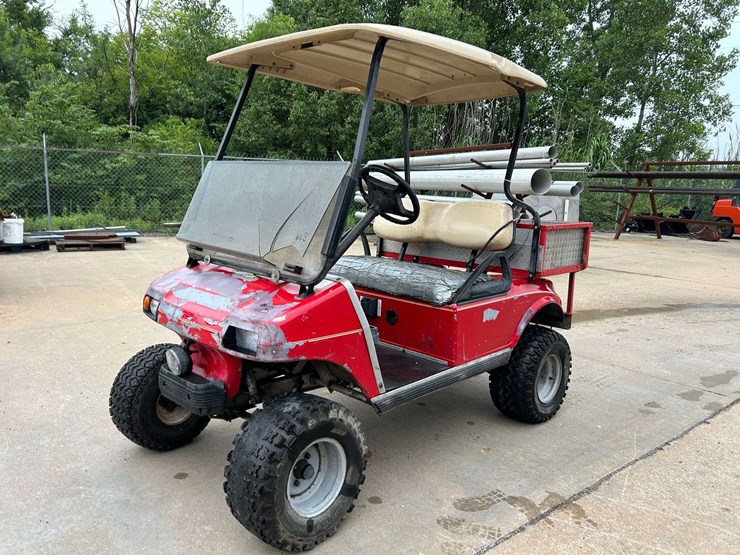 2006-club-car-48-volt-golf-cart-image-1