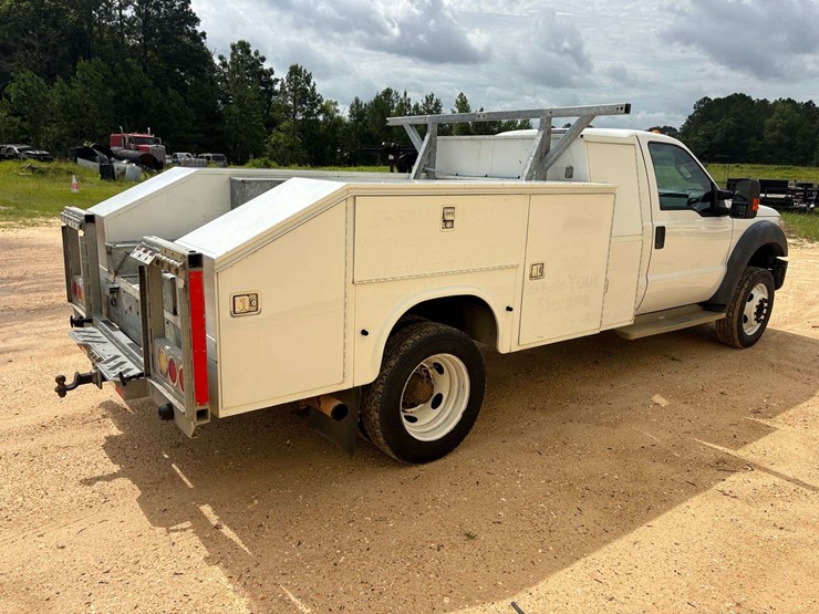 2016-ford-f550-image-3