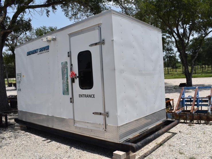 emergency-shower-and-eyewash-station-image-2