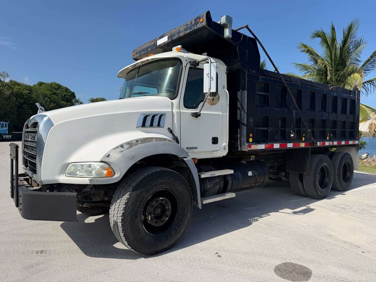 2006-mack-granite-ct713-image-2