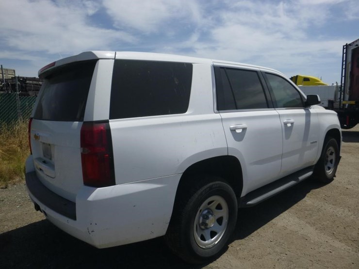 2018-chevrolet-tahoe-image-4