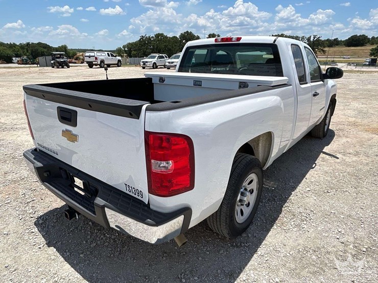 2013-chevrolet-silverado-image-3