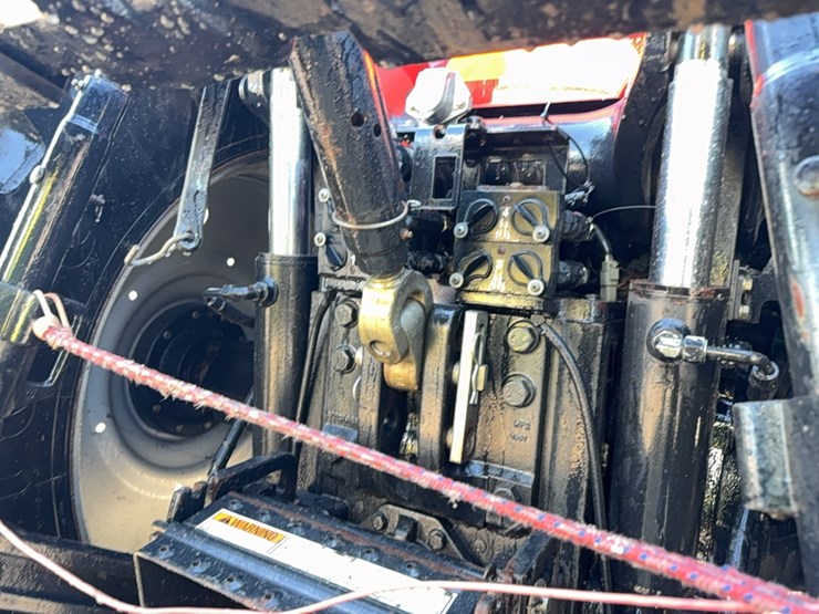 2004-case-ih-mx230-image-18