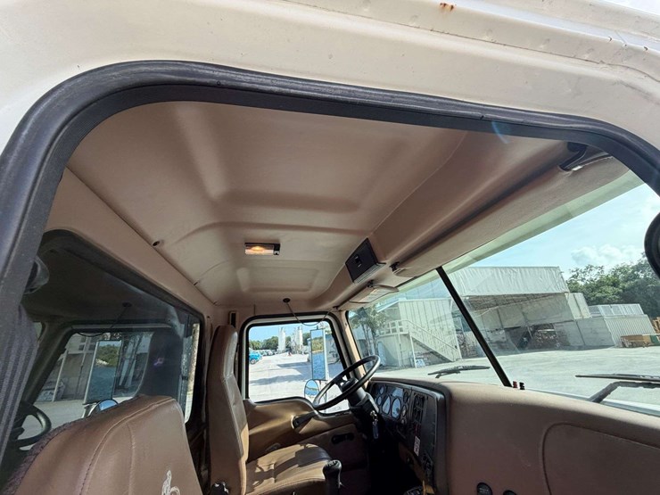 2006-mack-granite-ct713-image-43