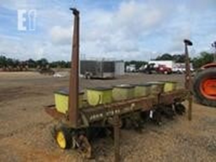 john-deere-7100-image-1