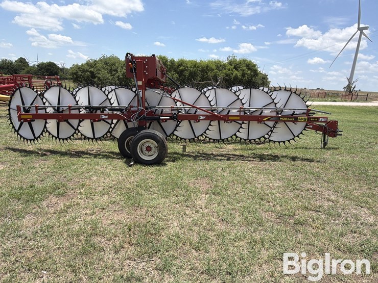 2020-h&s-hd8117-17-wheel-hay-rake-image-4