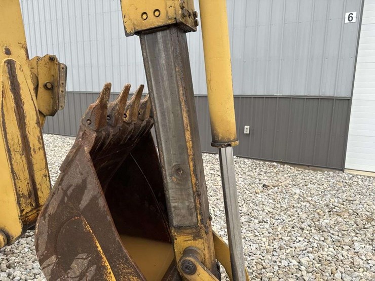 caterpillar-416b-image-17