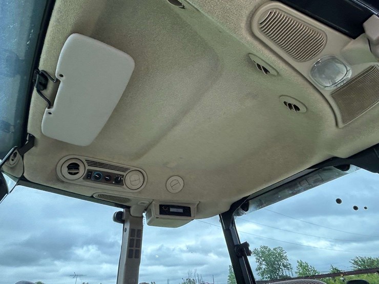 2019-john-deere-6120e-image-43