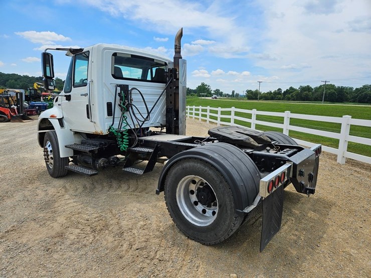 2011-case-ih-4400-image-3
