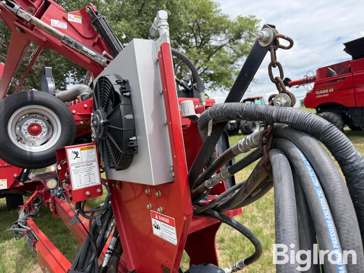 2011-case-ih-1240-image-14