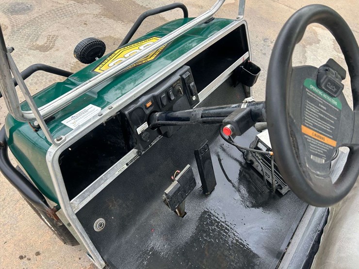 2014-club-car-turf-2-image-10