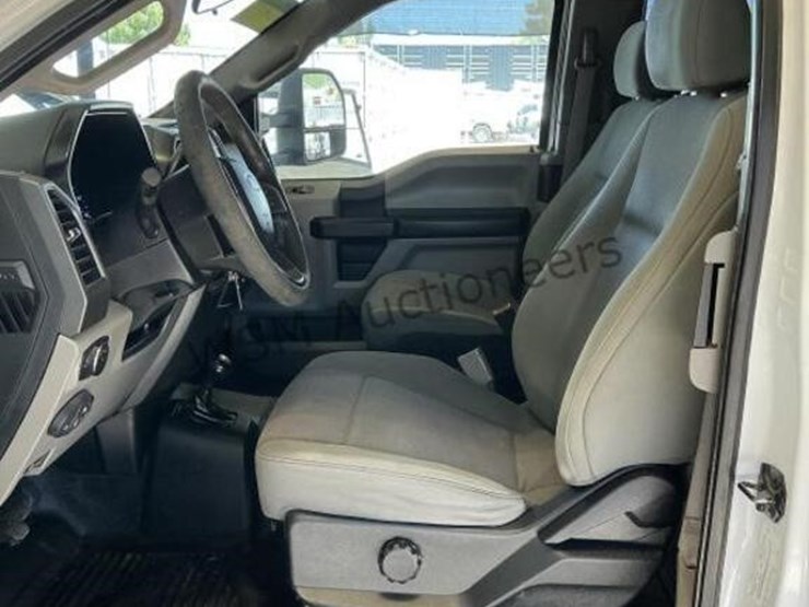 2019-ford-f550-image-27