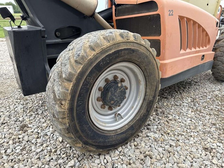 2012-jlg-g6-42a-image-10