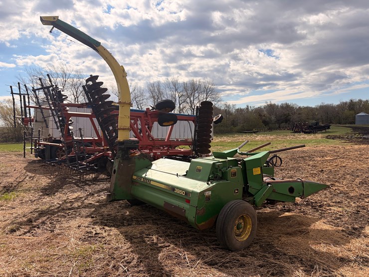 john-deere-3950-image-3