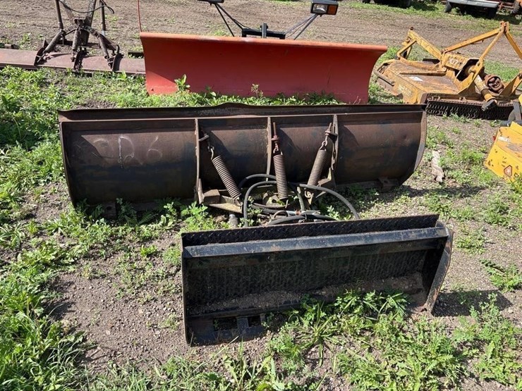 universal-attach-90"-snowplow-image-4