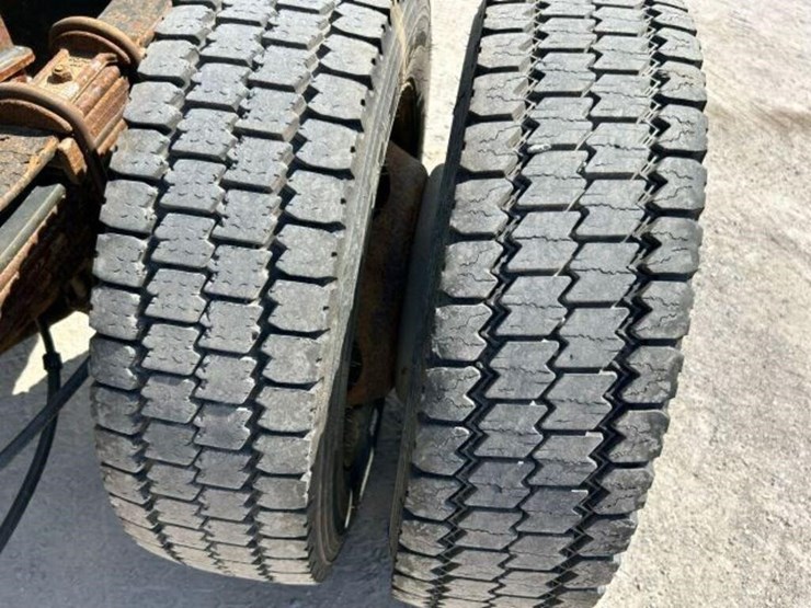 2016-ford-f550-xl-image-43